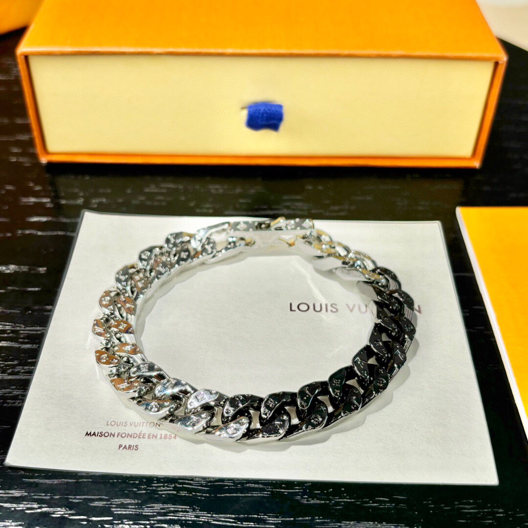 루이비통 24SS 로고 LV 모노그램 CHAN LINKS PATCHES  팔찌 SN929 AGG