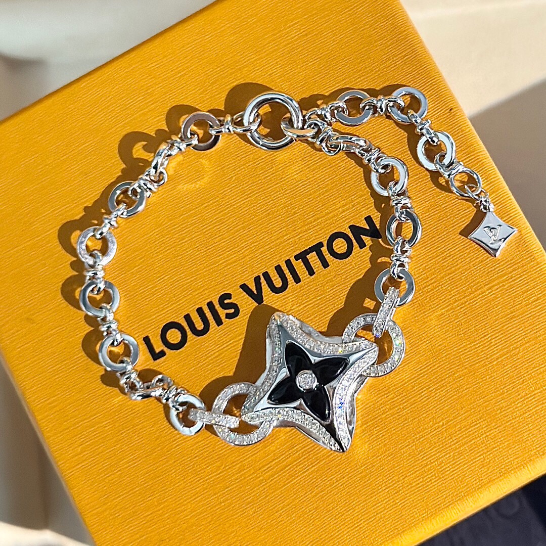 루이비통 24SS 로고 925실버 팔찌 SN934 AGG