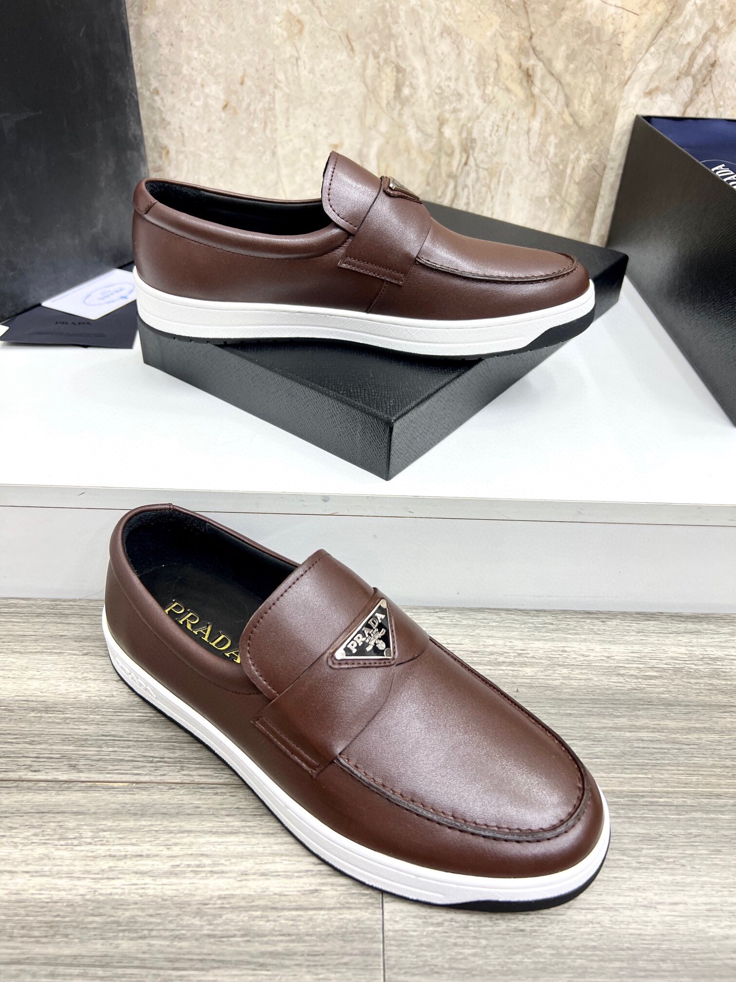 프라다 2024 남성용 로퍼 PD510  SH-E