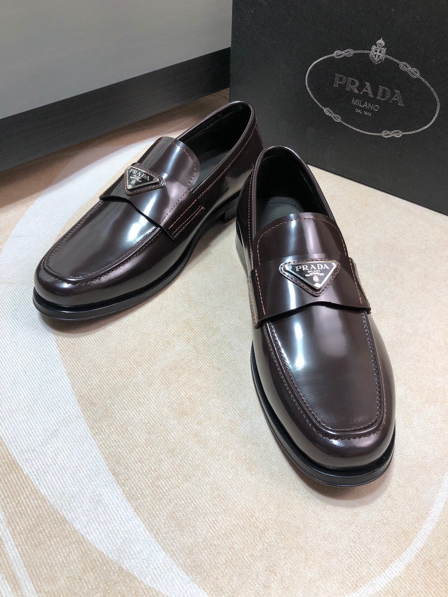 프라다 2024 남성용 로퍼 PD517  SH-E