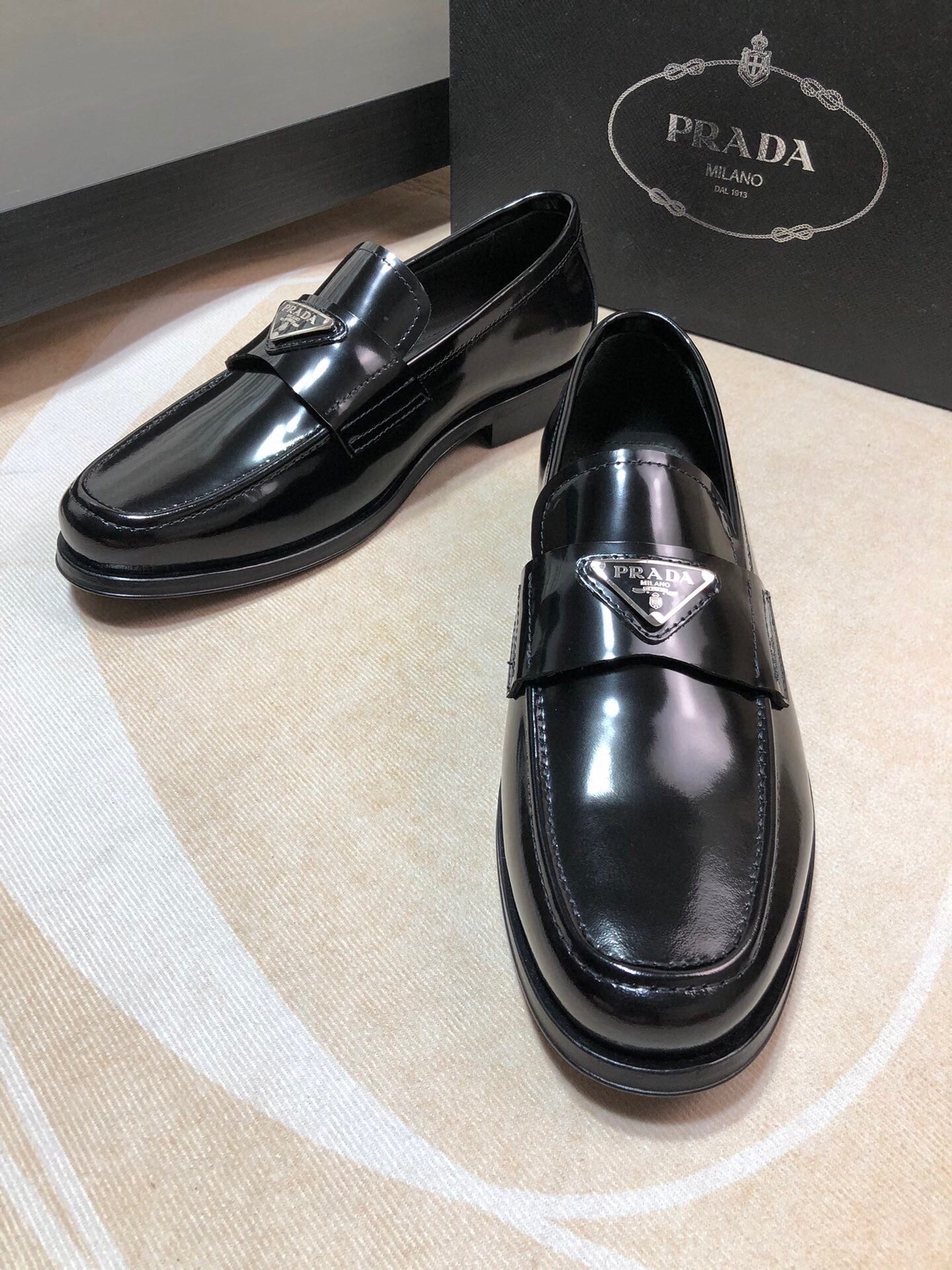 프라다 2024 남성용 로퍼 PD518  SH-E