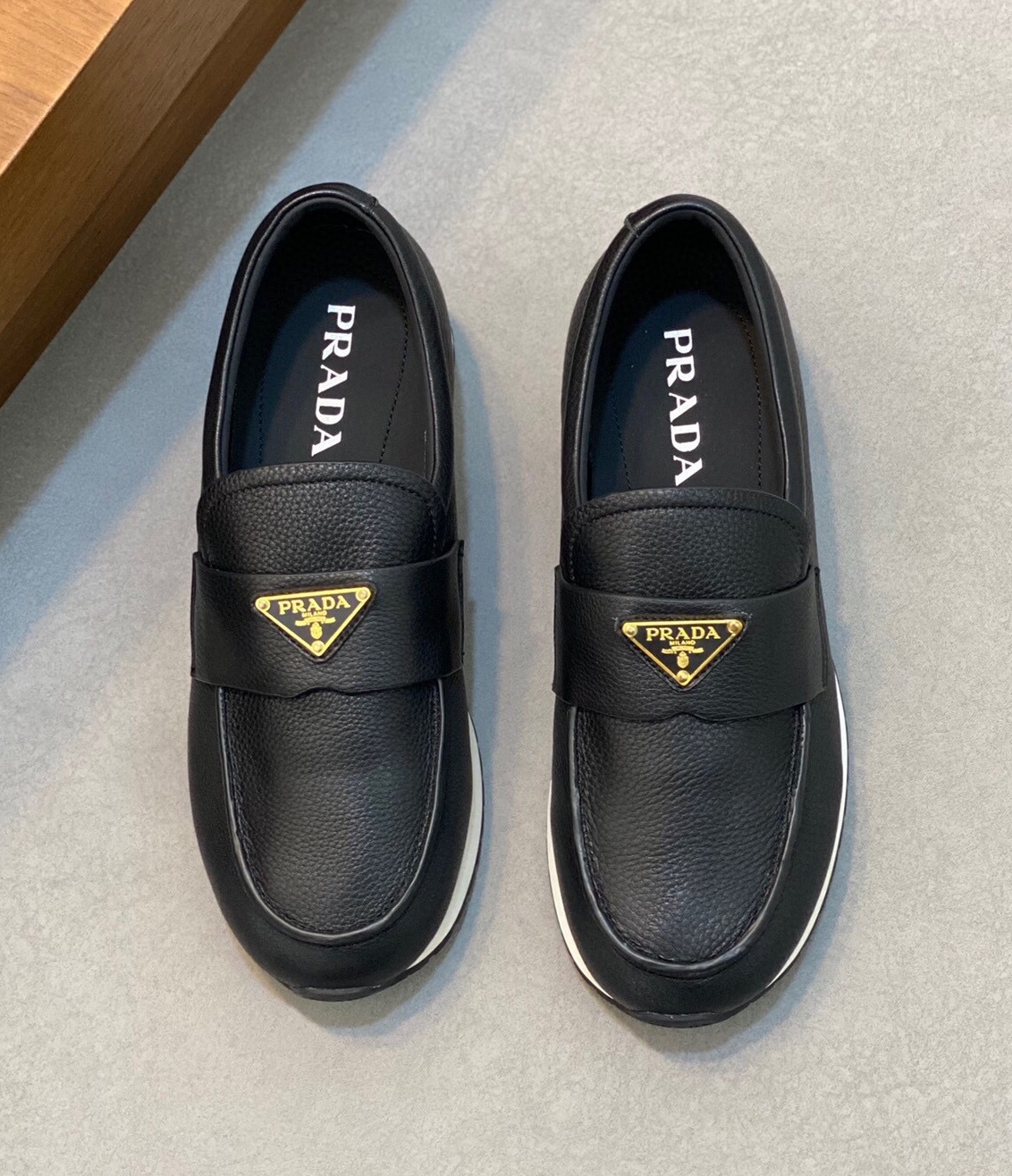 프라다 2024 남성용 로퍼 PD523  SH-E