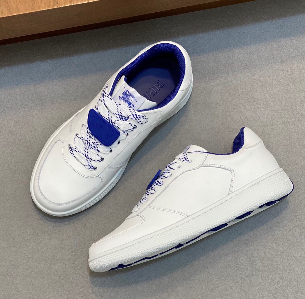 버버리 2024 남성용 스니커즈 BU087 SH-E