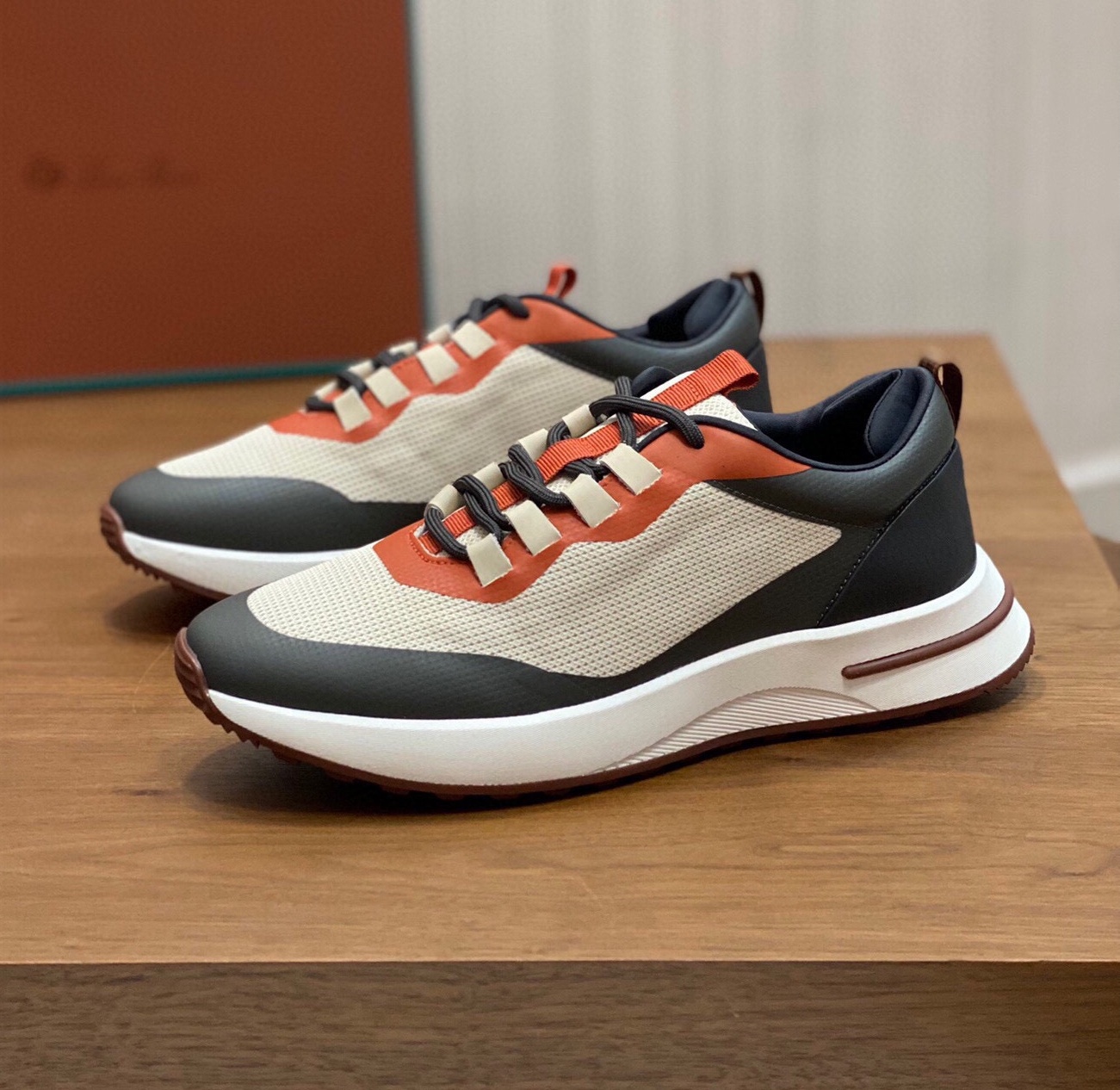 로로피아나 2024 남성용 스니커즈 LP042 SH-E