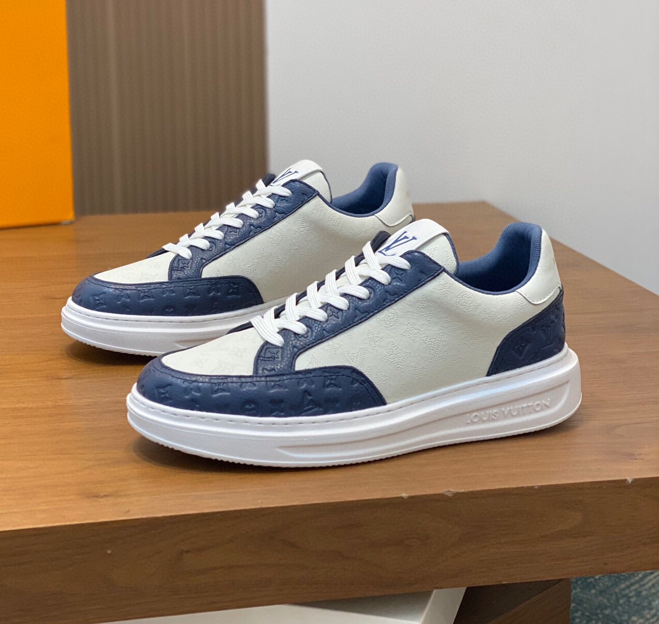루이비통 2024 남성용 스니커즈 LV643 SH-E