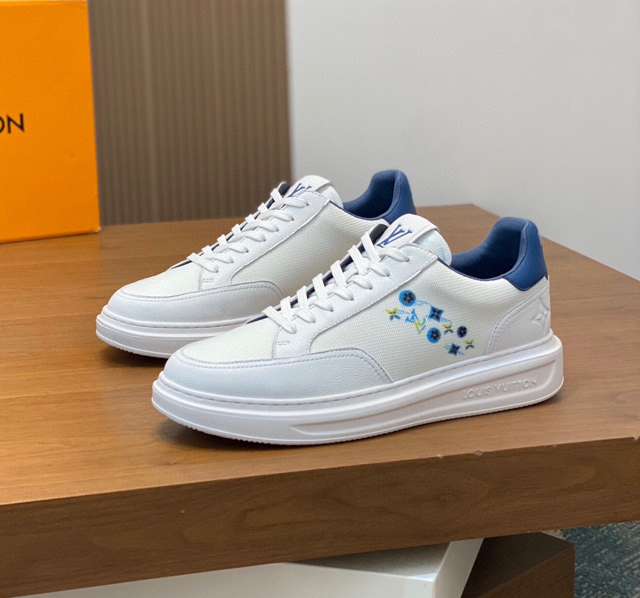 루이비통 2024 남성용 스니커즈 LV646 SH-E