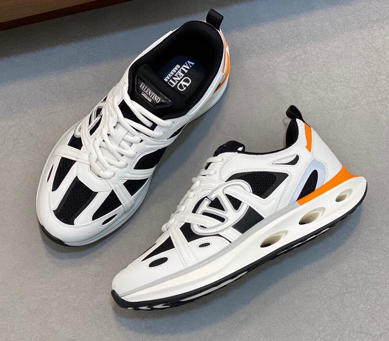 발렌티노 2024 남성용 스니커즈 VT193 SH-E