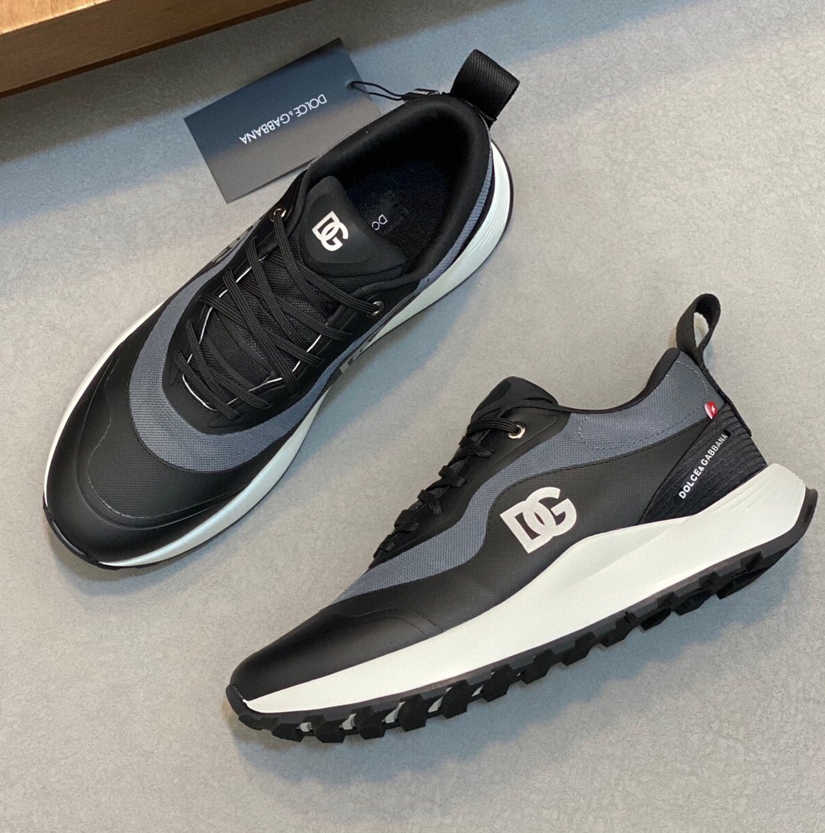돌체앤가바나 2024 남성용 스니커즈 DG067 SH-E