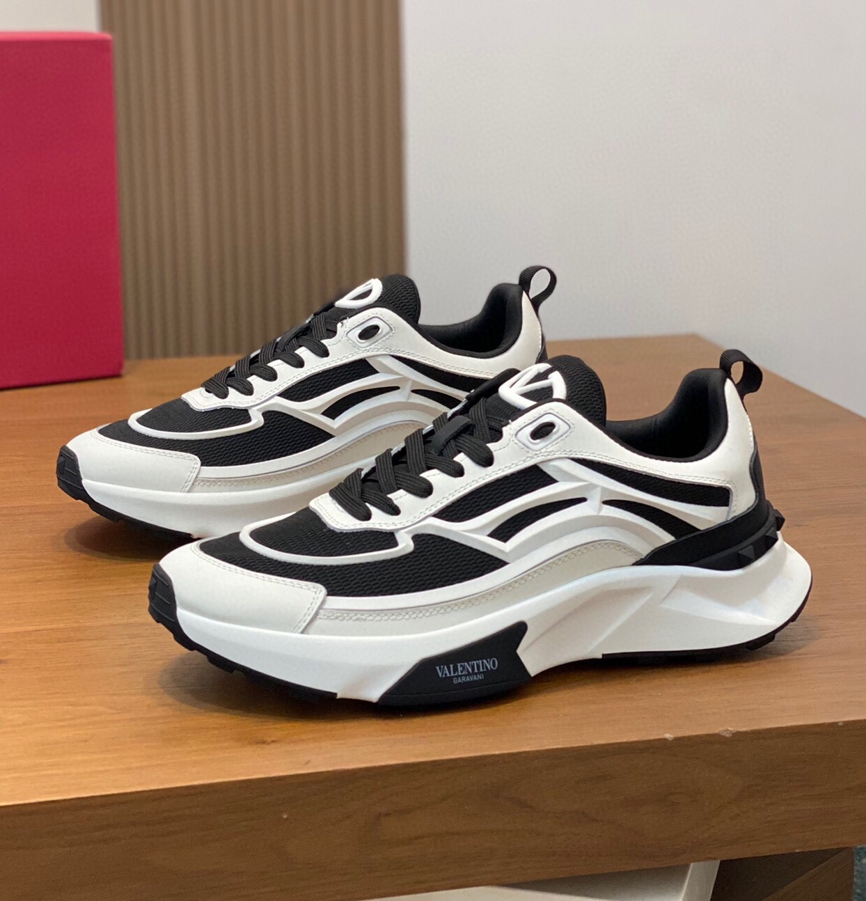 발렌티노 2024 남성용 스니커즈 VT203 SH-E