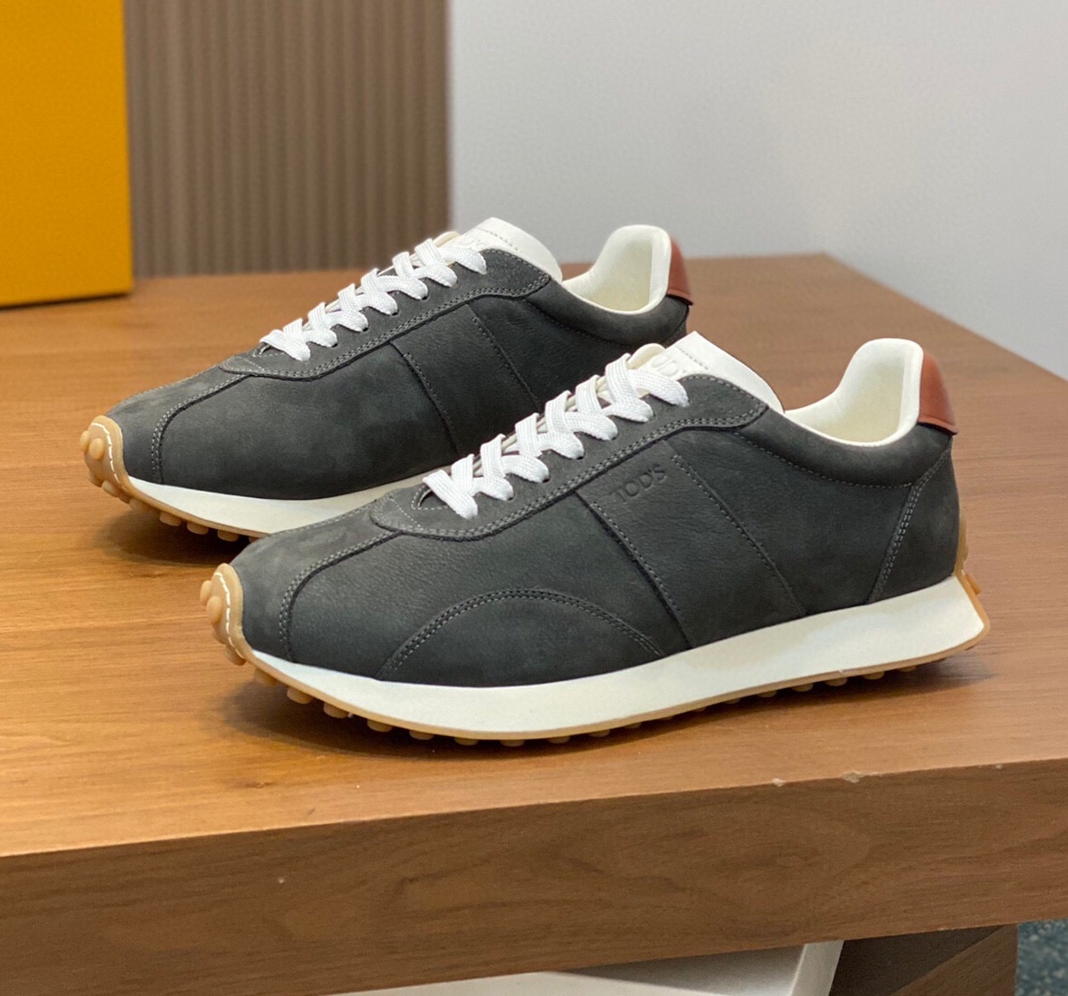 토즈 2024 남성용 스니커즈 TD049 SH-E