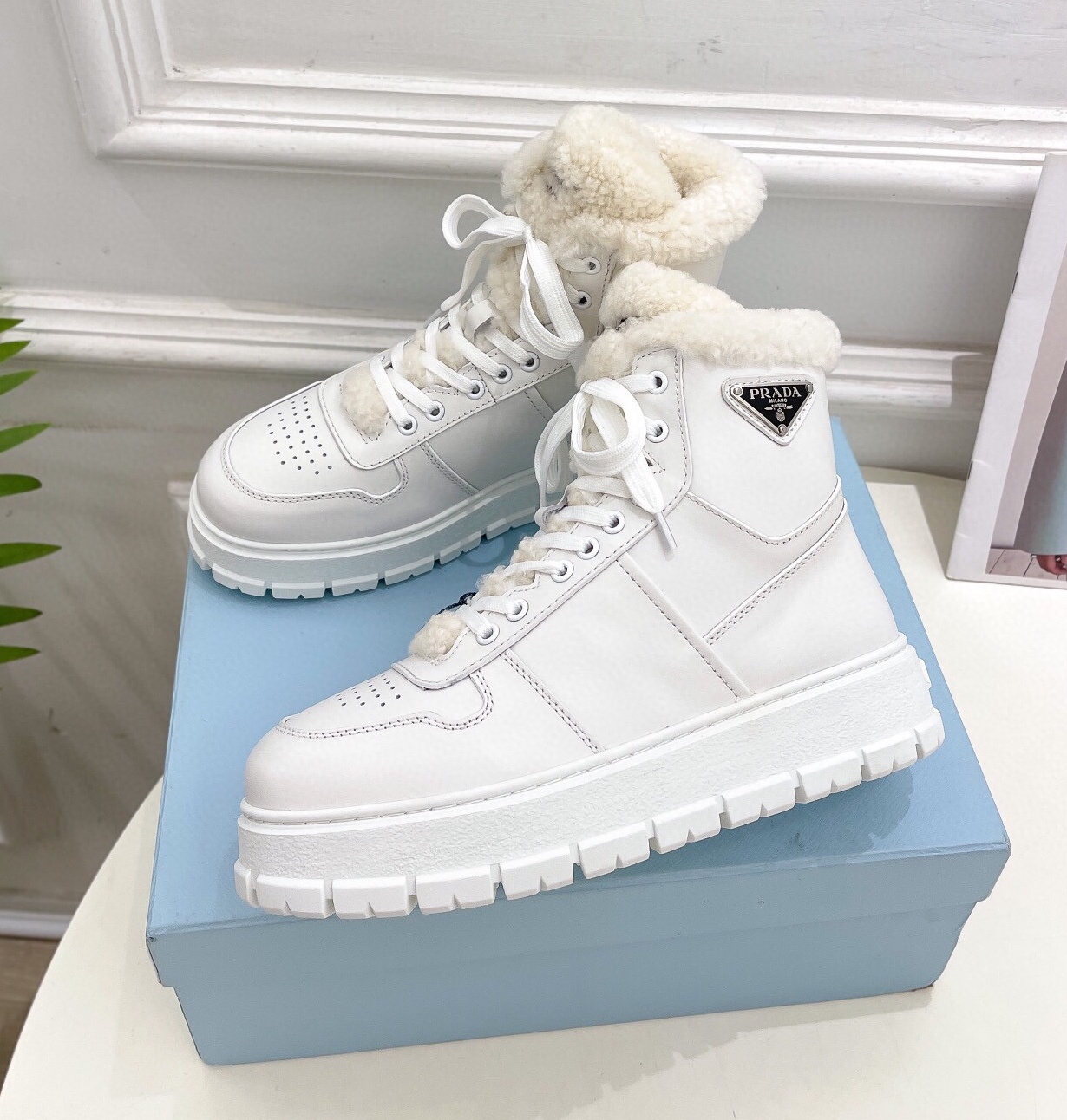 프라다 2024 여성용 부츠 WA4527 DN