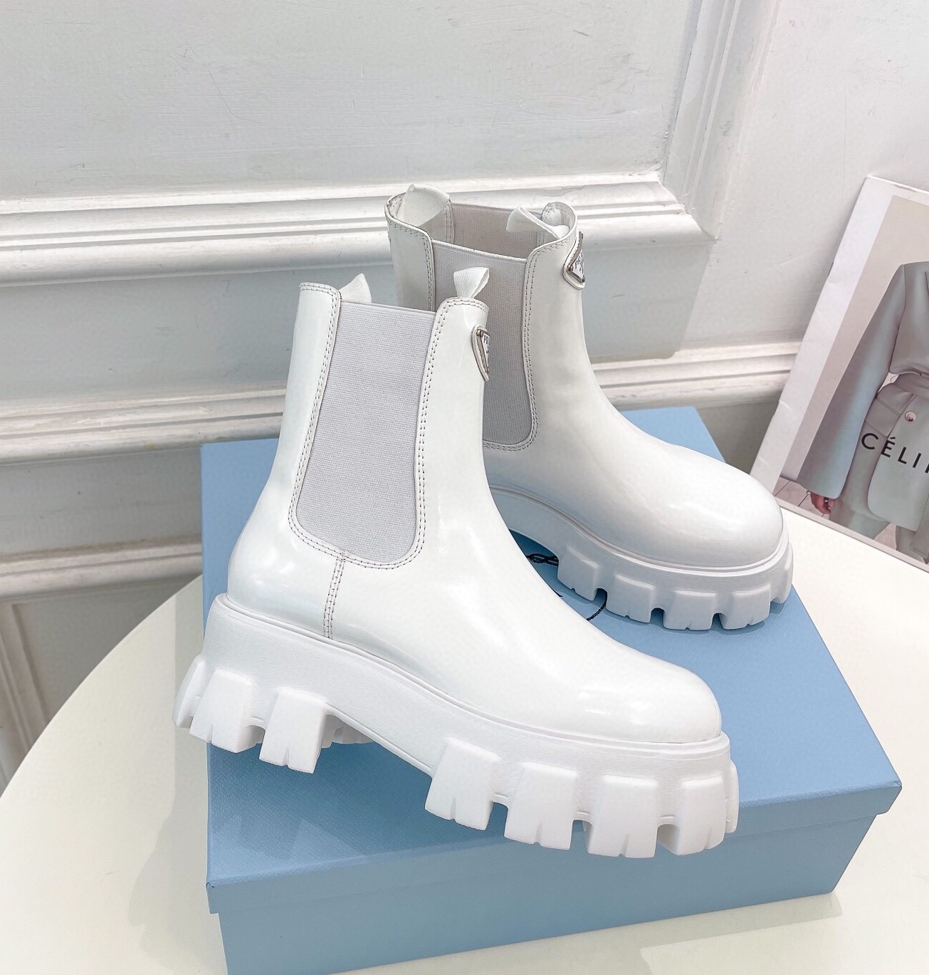 프라다 2024 여성용 부츠 WA4529 DN