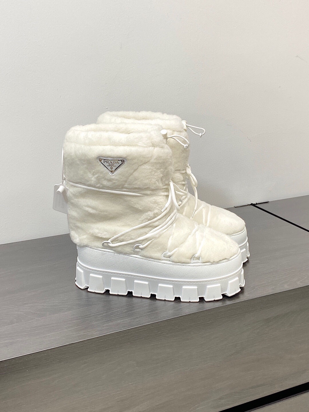 프라다 2024 여성용 부츠 WA4541 DN