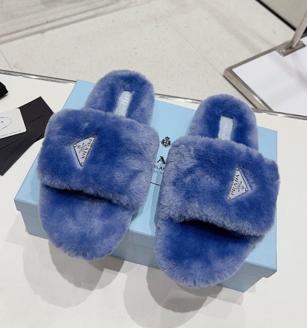 프라다 2024 여성용 울 슬리퍼 WA4599 DN