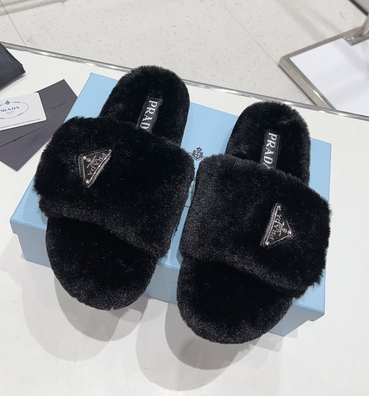 프라다 2024 여성용 울 슬리퍼 WA4601 DN