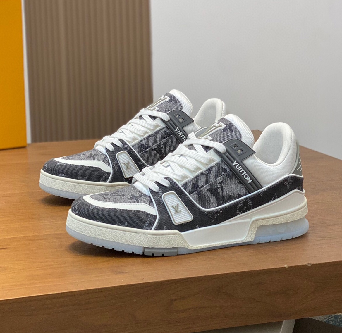 루이비통 2024 남성용 스니커즈 LV691 SH-E