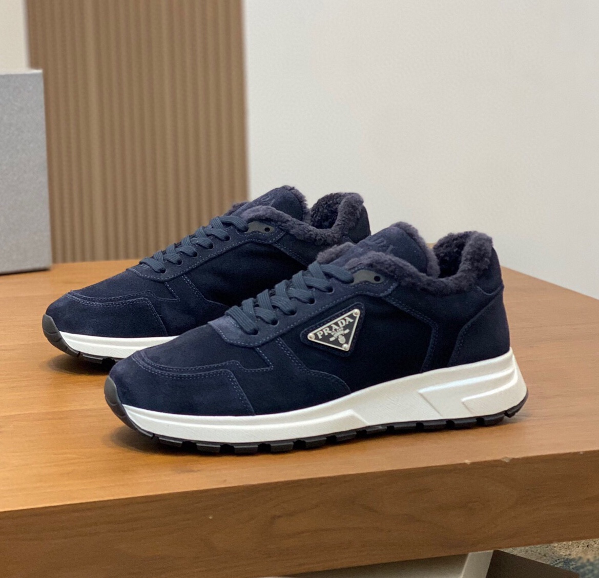 프라다 2024 남성용 스니커즈 PD532 SH-E