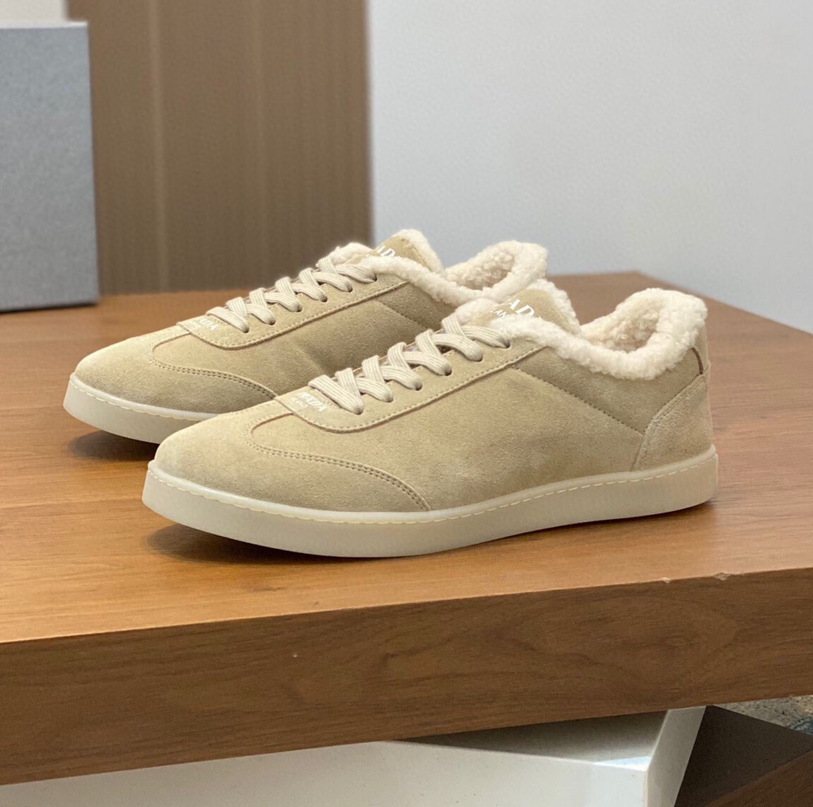 프라다 2024 남성용 스니커즈 PD536 SH-E