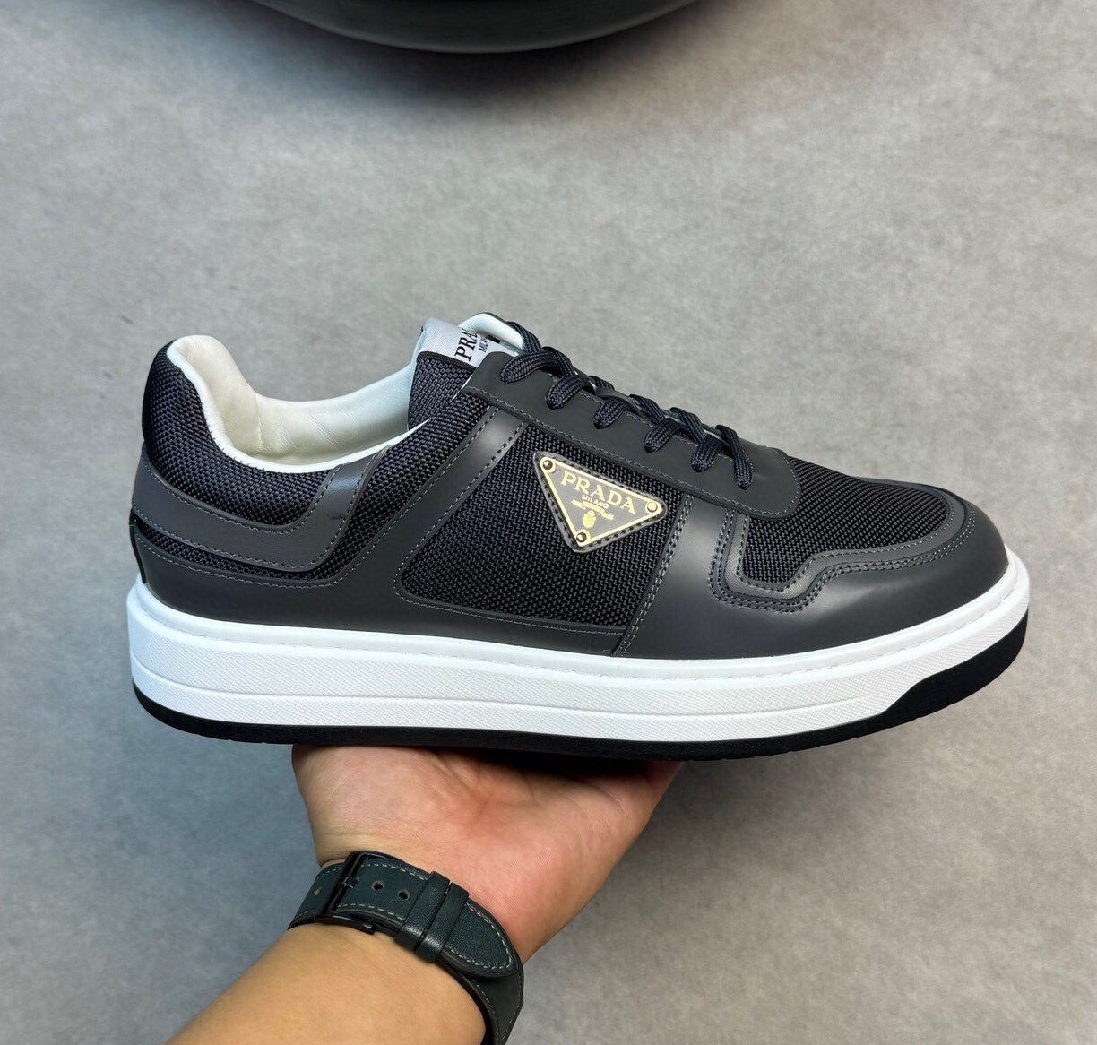 프라다 2024 남성용 스니커즈 PD540 SH-E