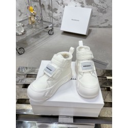 발렌시아가 2024 여성용 스너우부츠 WA4889 DN