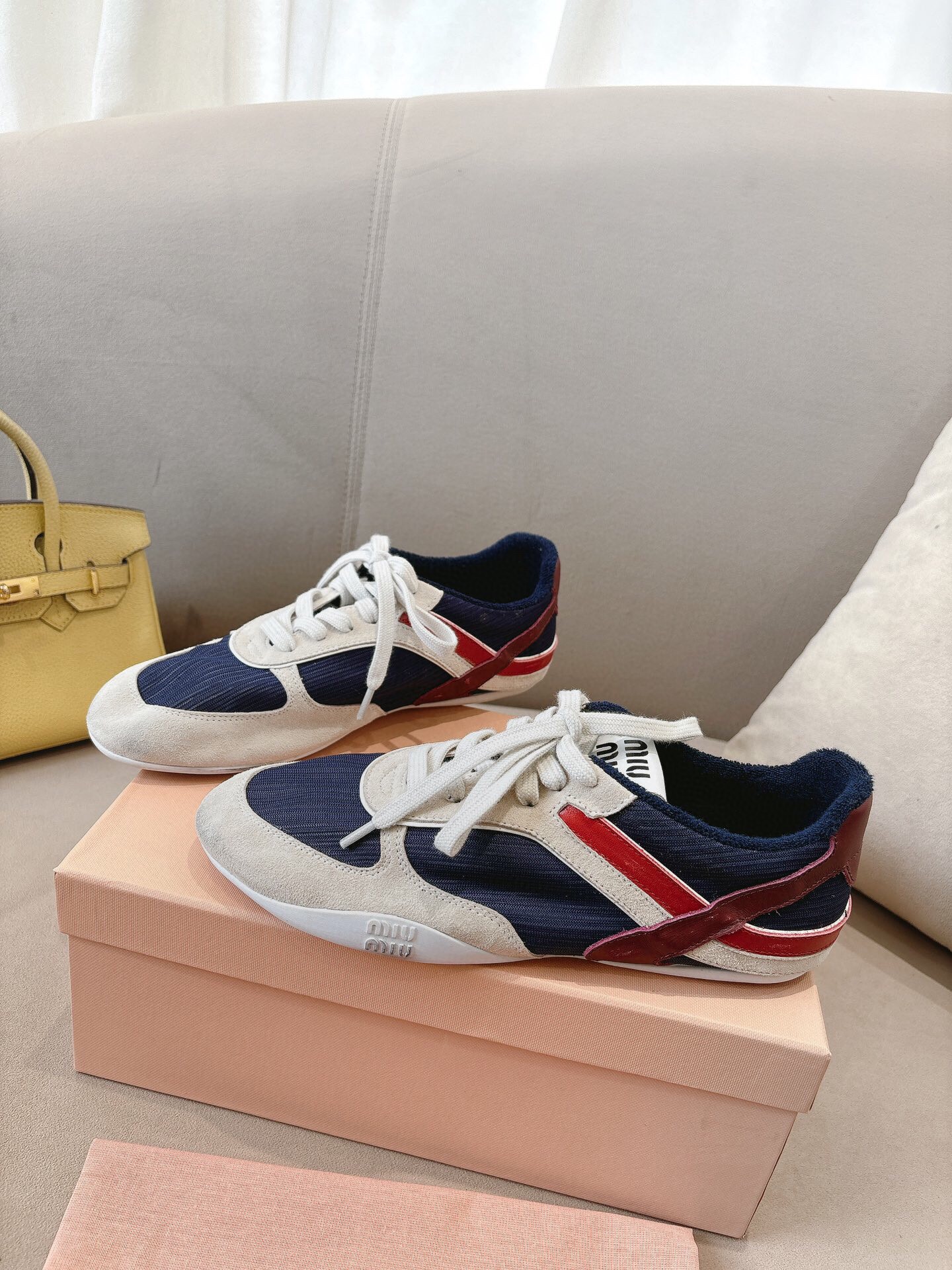미우미우 2024 여성용 스니커즈 WA4908 DN