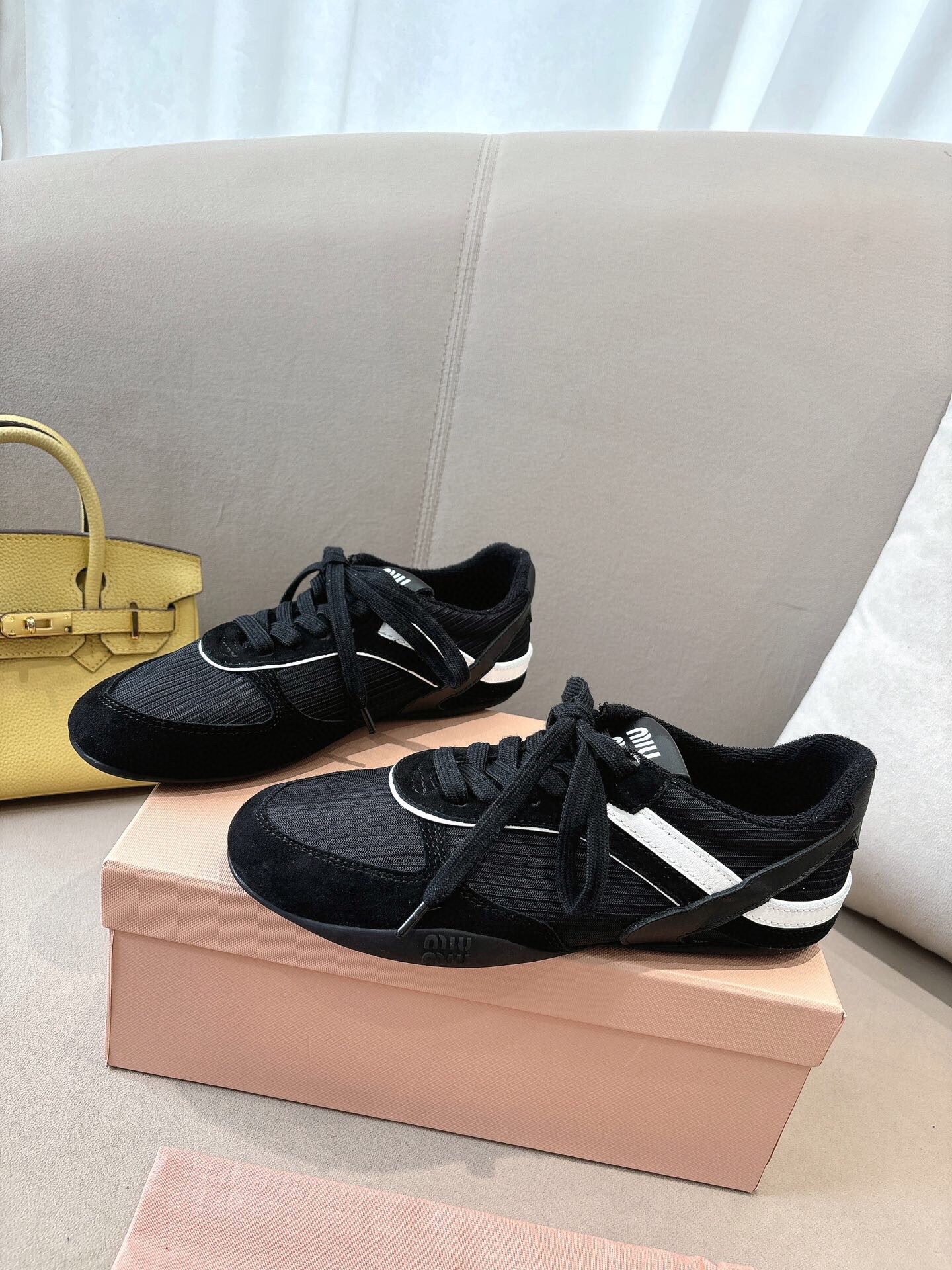 미우미우 2024 여성용 스니커즈 WA4910 DN