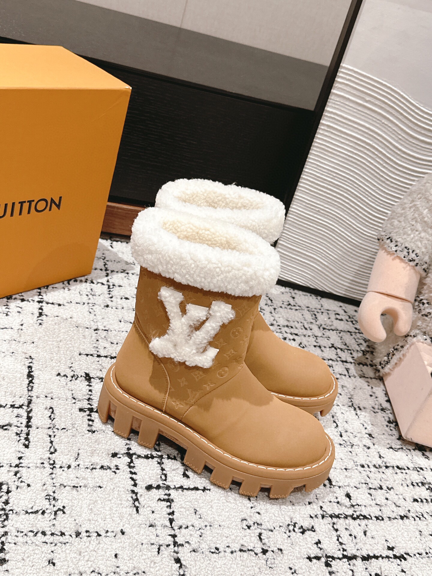 루이비통 2024 여성용 부츠 WA4937 DN