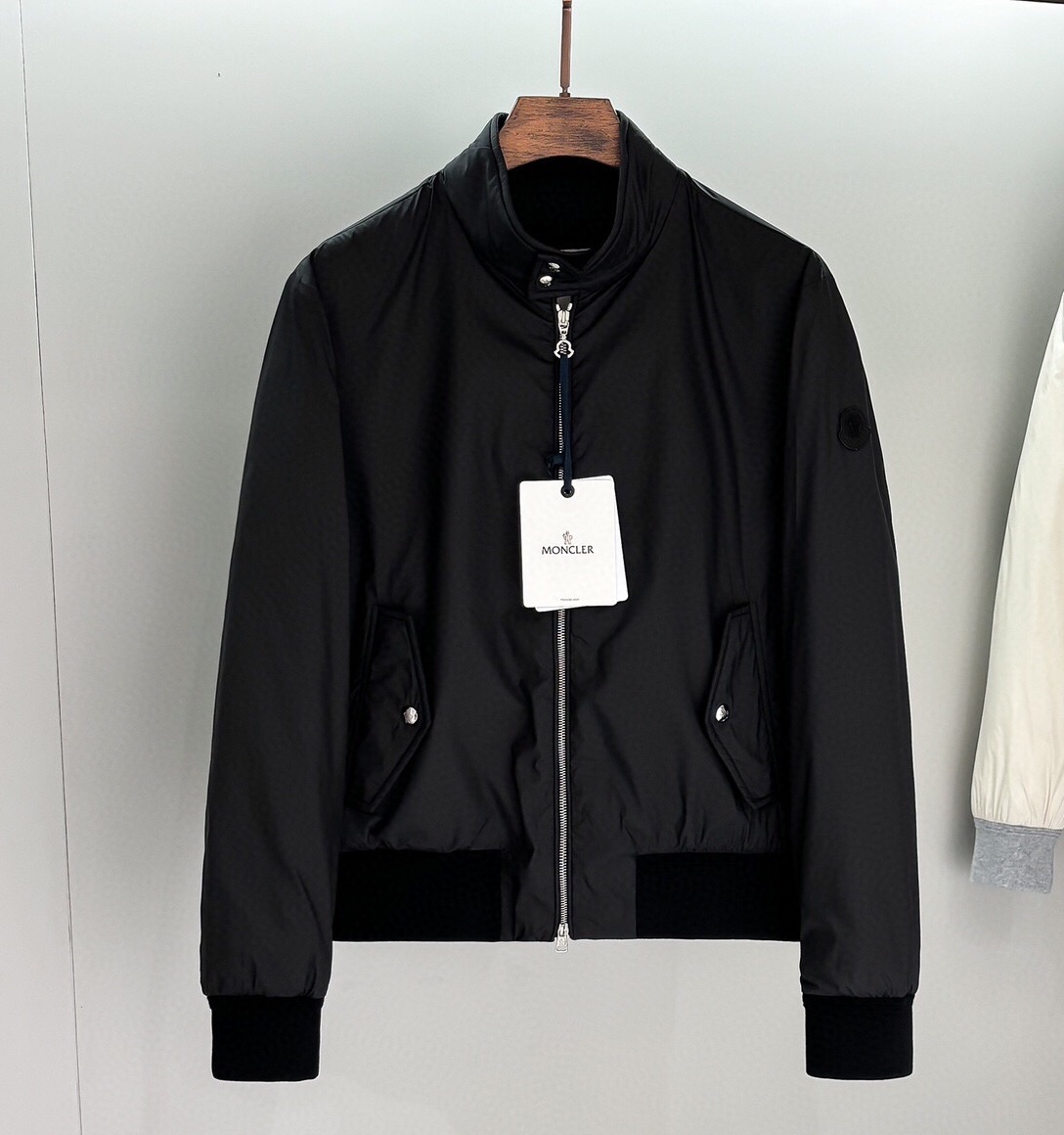 몽클레어 2025 남성용 90% 구스다운 패딩자켓 MQ1185 YB