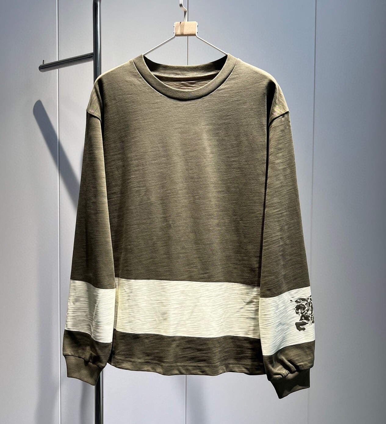 버버리 2025 남성용 긴팔티 BU1122 HD