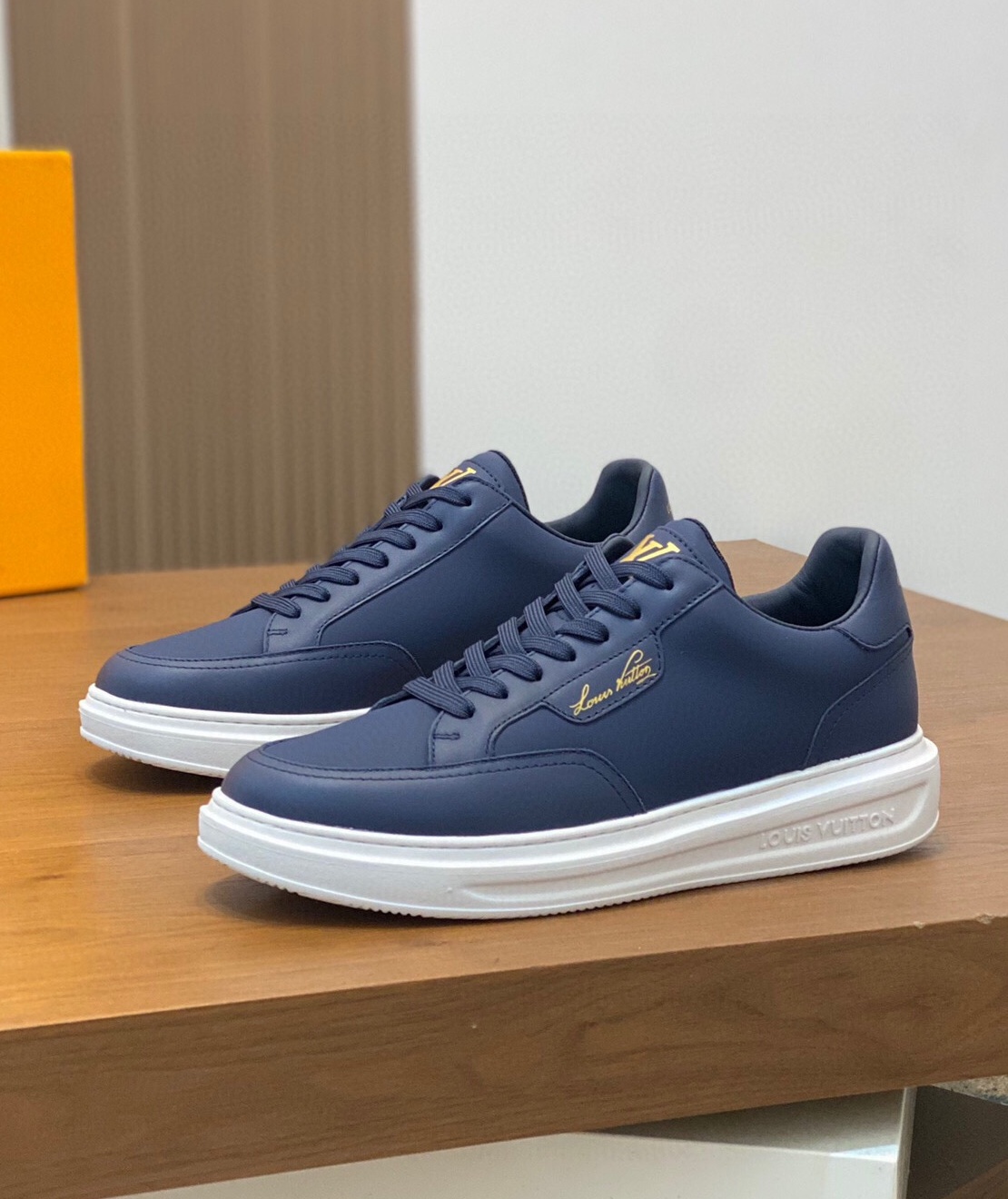 루이비통 2025 남성용 스니커즈 LV705 SH-E