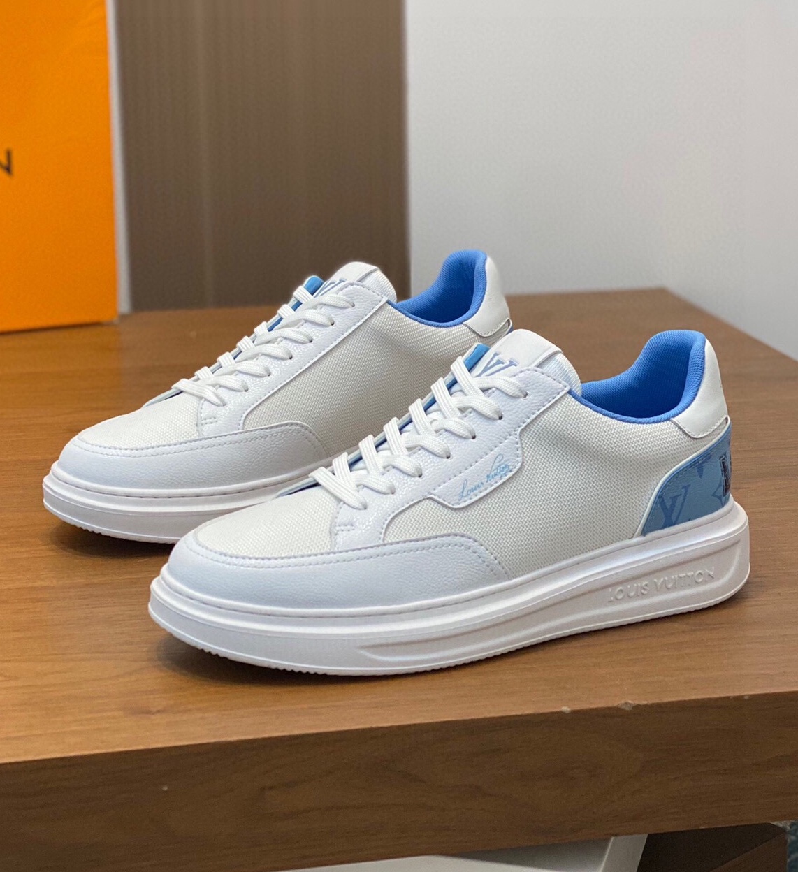 루이비통 2025 남성용 스니커즈 LV713 SH-E