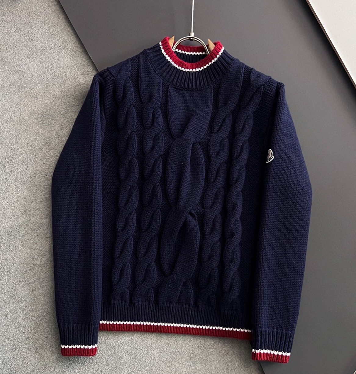 몽클레어 2025 남성용 니트 풀오버 MQ1200 YB