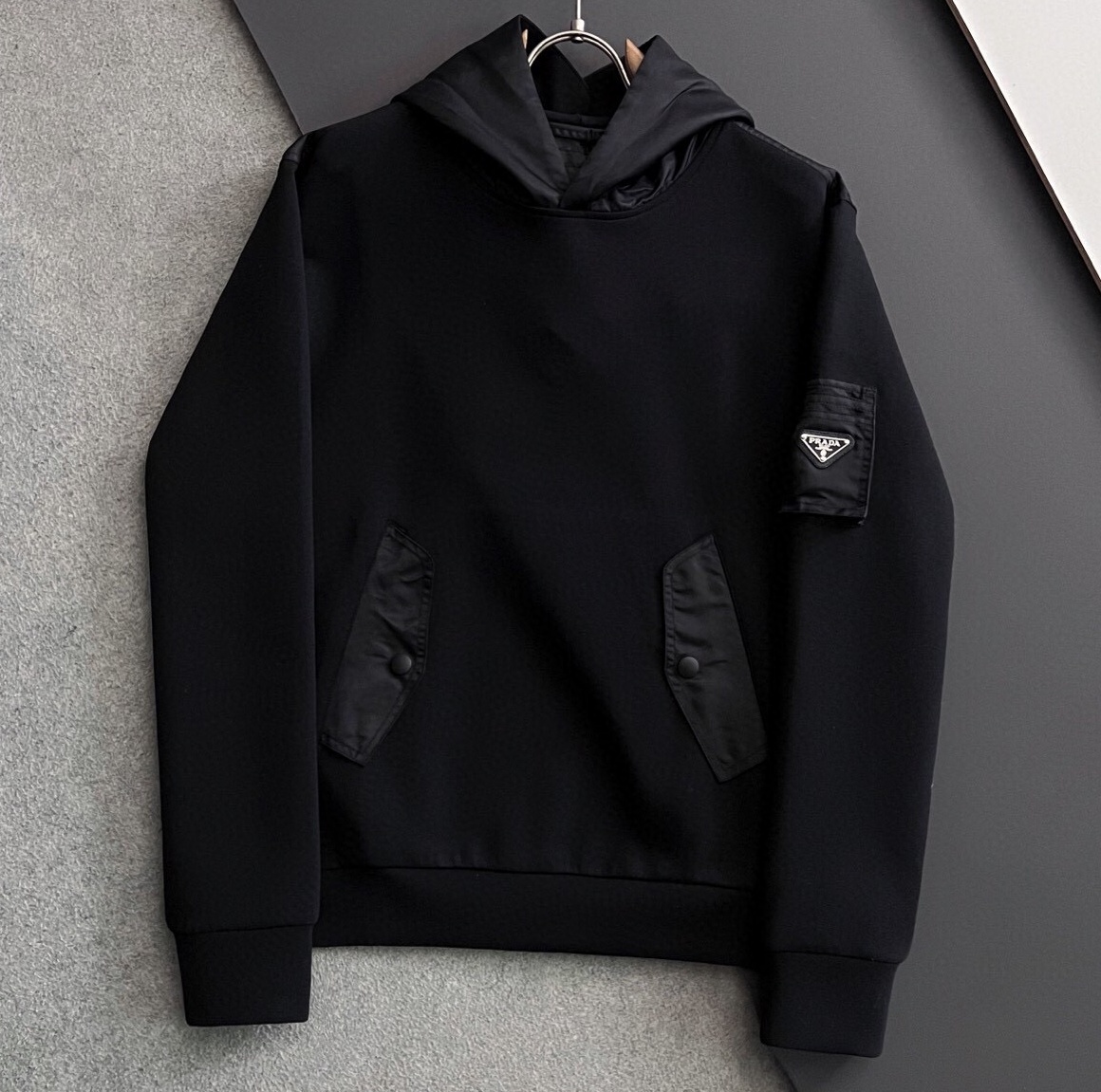 프라다 2025 남성용 후드티 PD1150 YB