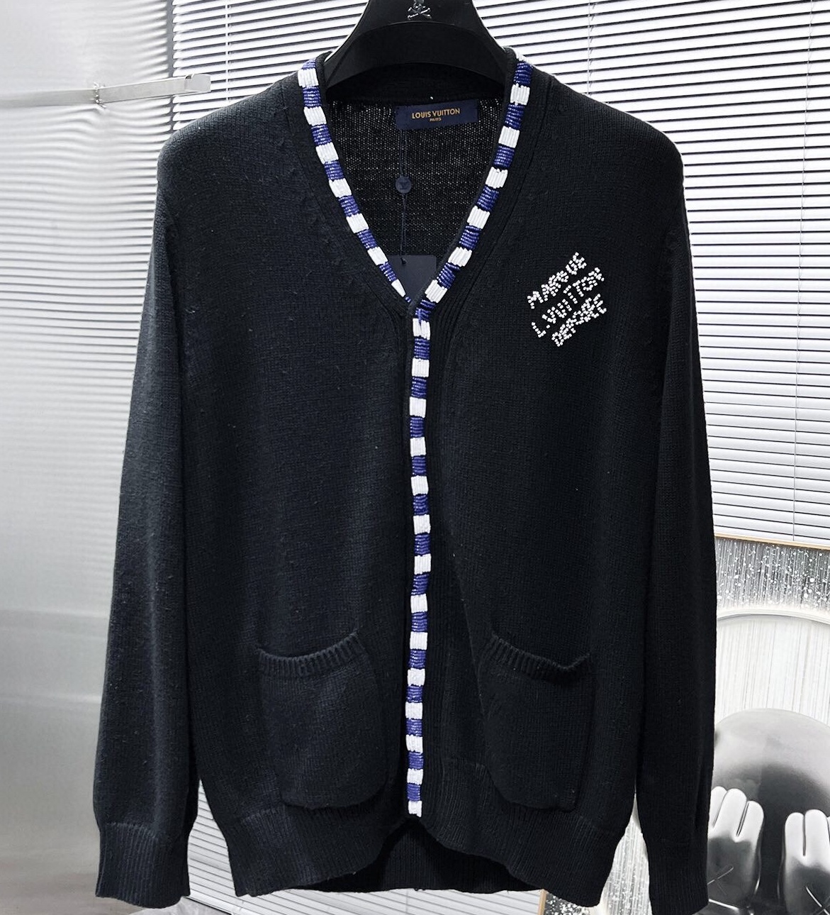 루이비통 2025 남성용 울 가디건 LV1637 PD