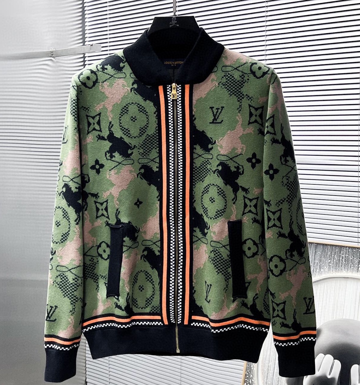 루이비통 2025 남성용 울 가디건 LV1638 PD