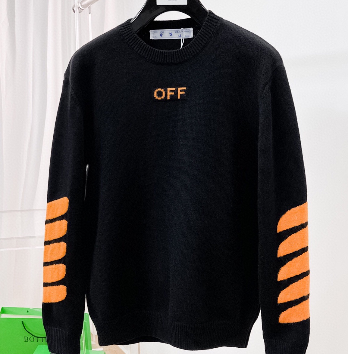오프화이트 2025 남성용 니트풀오버 OF011 PD