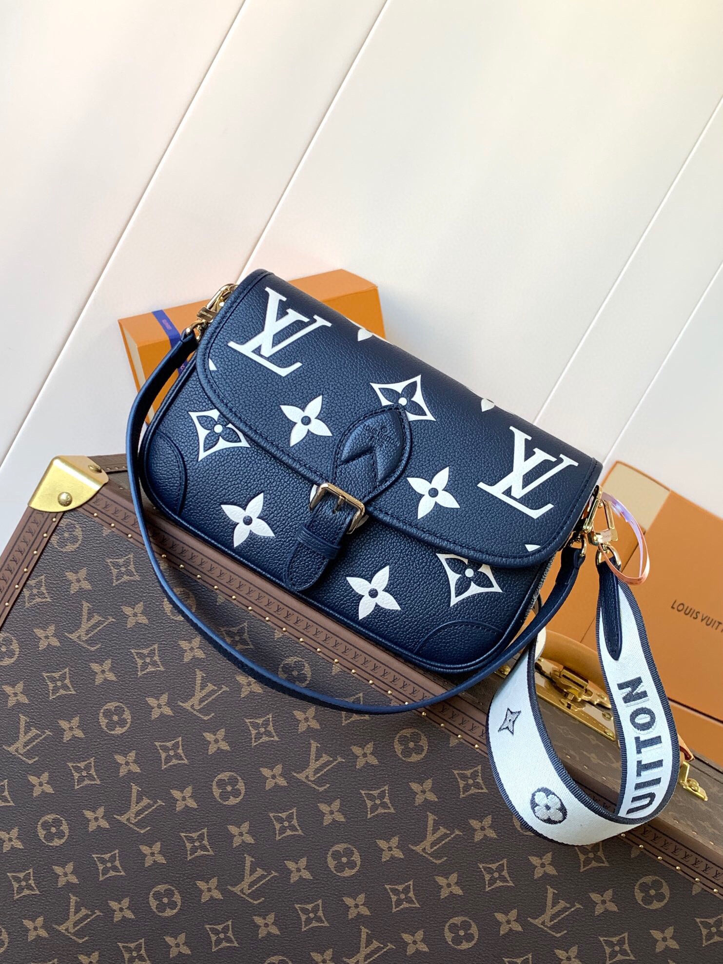 루이비통 다이앤 앙프렝뜨 네이비  숄더백 M47161 NMW