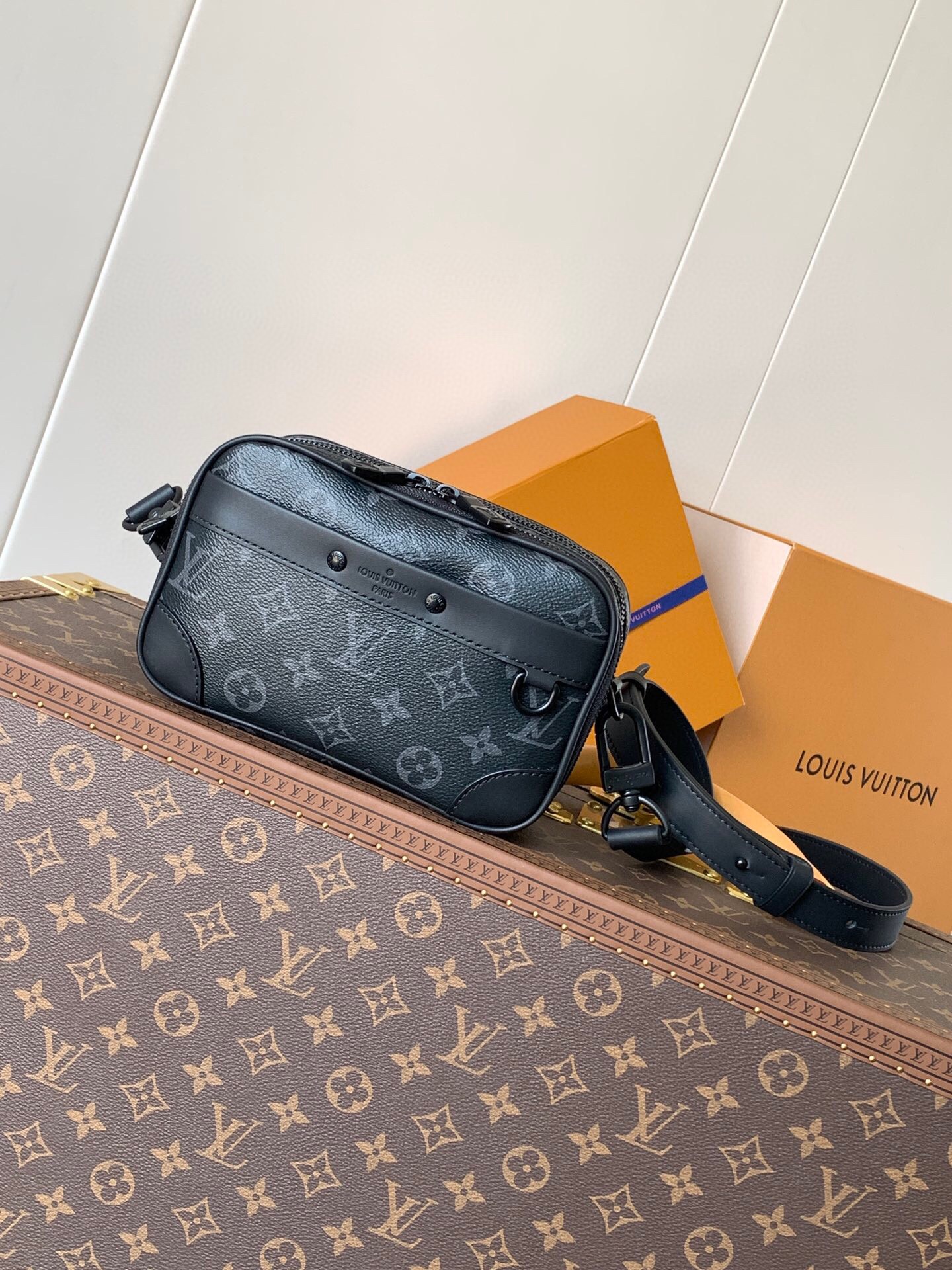 루이비통 알파 웨어러블 월릿 M82544 NMW