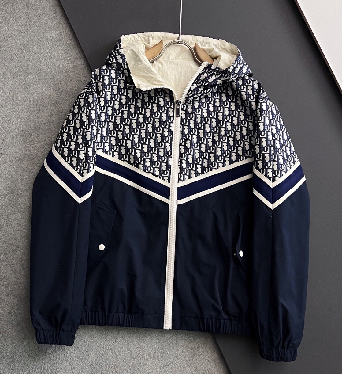 크리스챤 디올 2025 남성용 후디자켓 CD779 YB