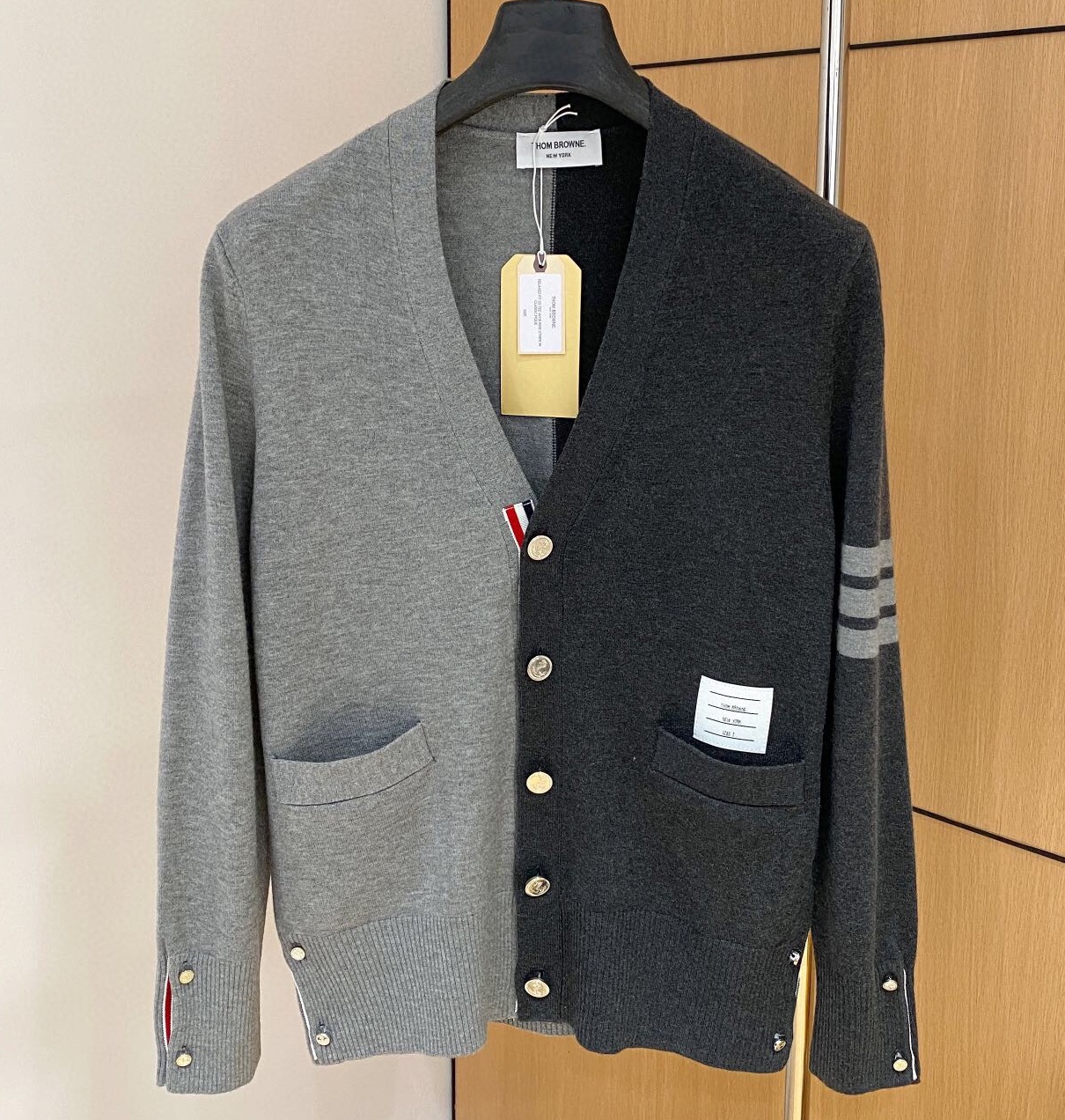 톰브라운 2025 남성용 울혼방 가디건 TB1134 PD