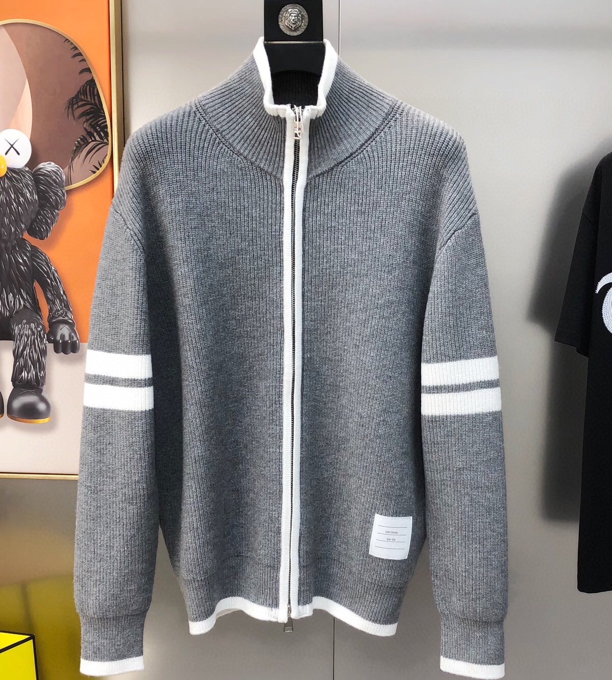 톰브라운 2025 남성용 울혼방 가디건 자켓 TB1137 PD 2컬러