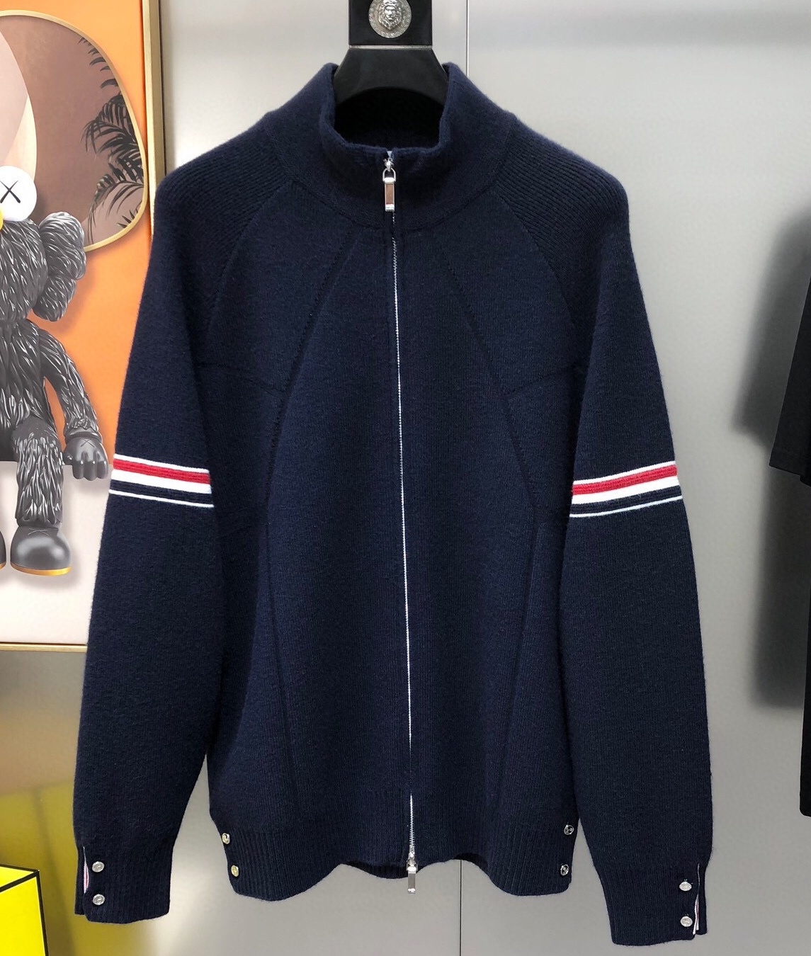 톰브라운 2025 남성용 울혼방 가디건 자켓 TB1141 PD