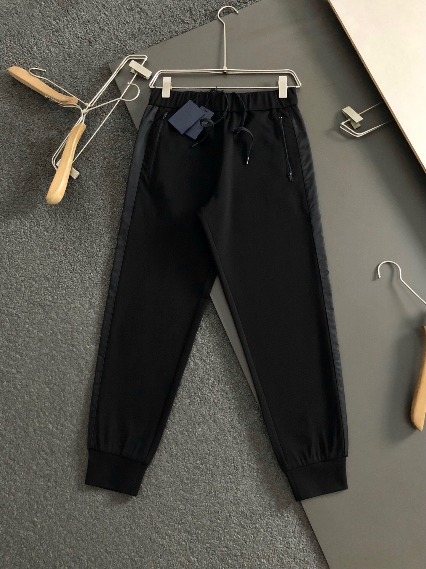 프라다 2025 남성용 추리닝바지 PD1229 YB