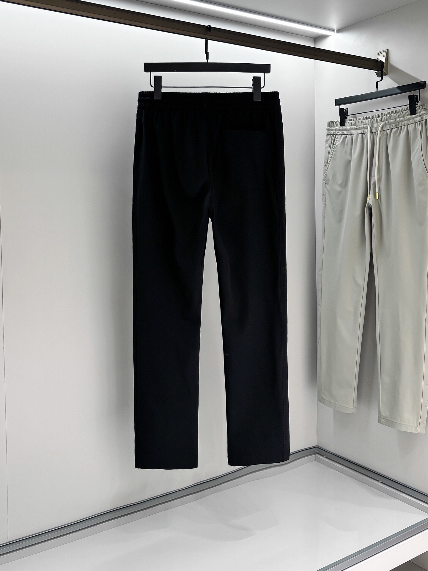 루이비통 2025 남성용 추리닝바지 LV1691 YB