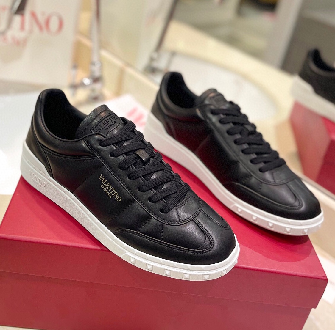발렌티노 2025 여성용 스니커즈 WA5378 DN