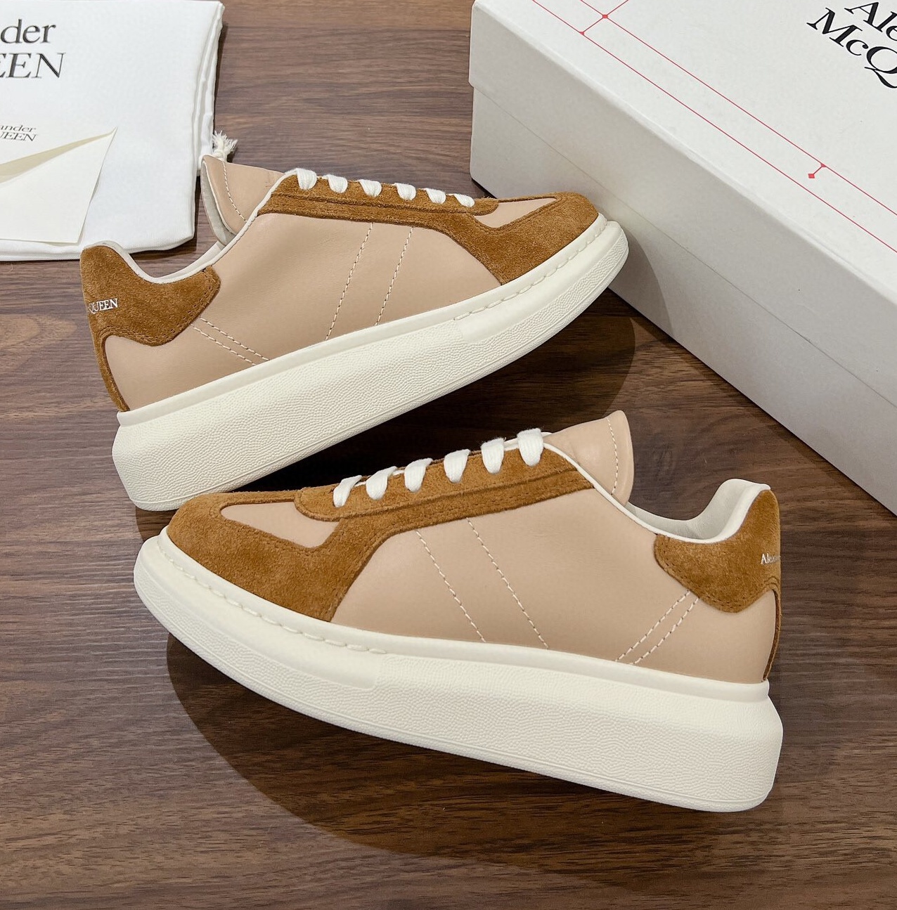 알렉산더 맥퀸 2025 여성용 스니커즈 WA5391 DN