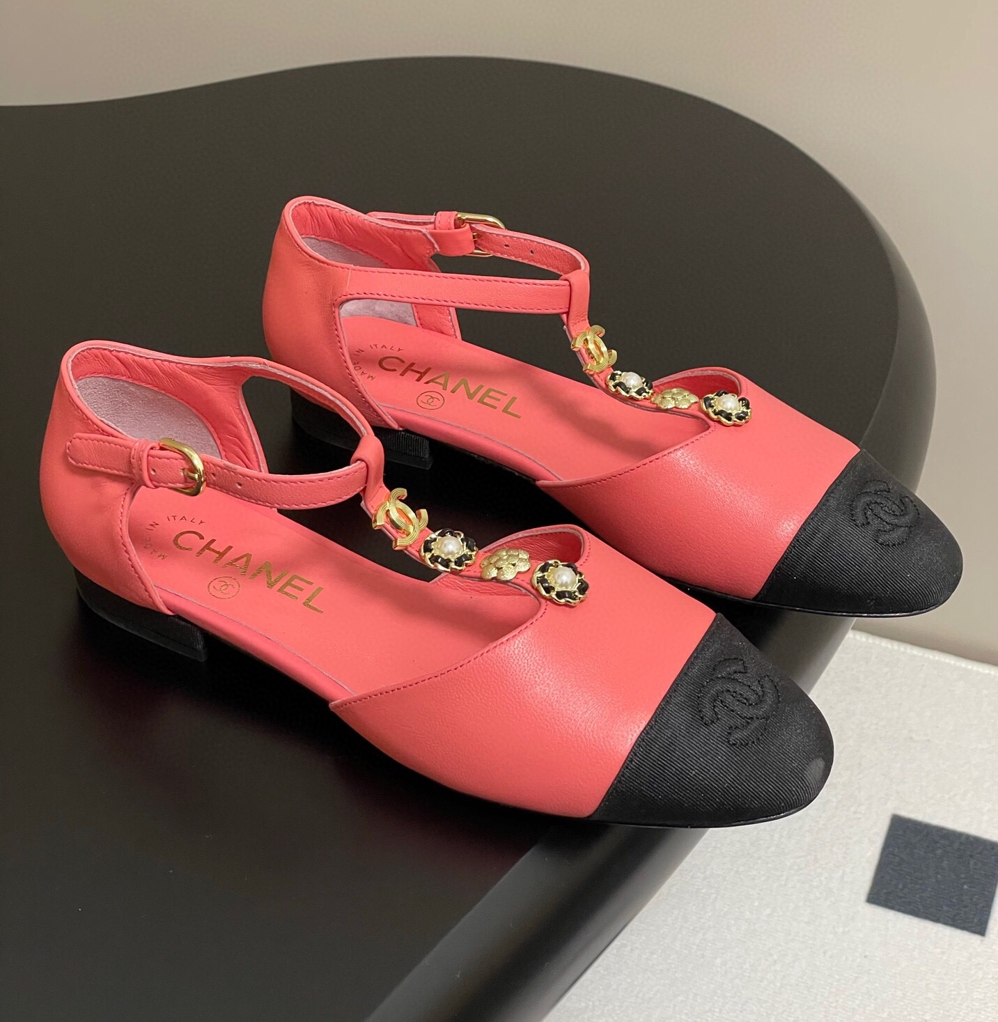 샤넬 25P CC로고 진주 장식 스트랩슈즈 WA5422 DN