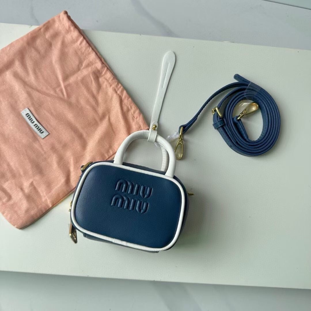 미우미우 미니백 가죽 마이크로 보 백 콘플라워 블루 NMW