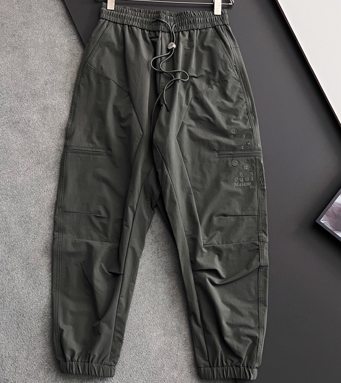 메종마르지엘라 2025 남성용 추리닝바지 MM064 YB 2컬러