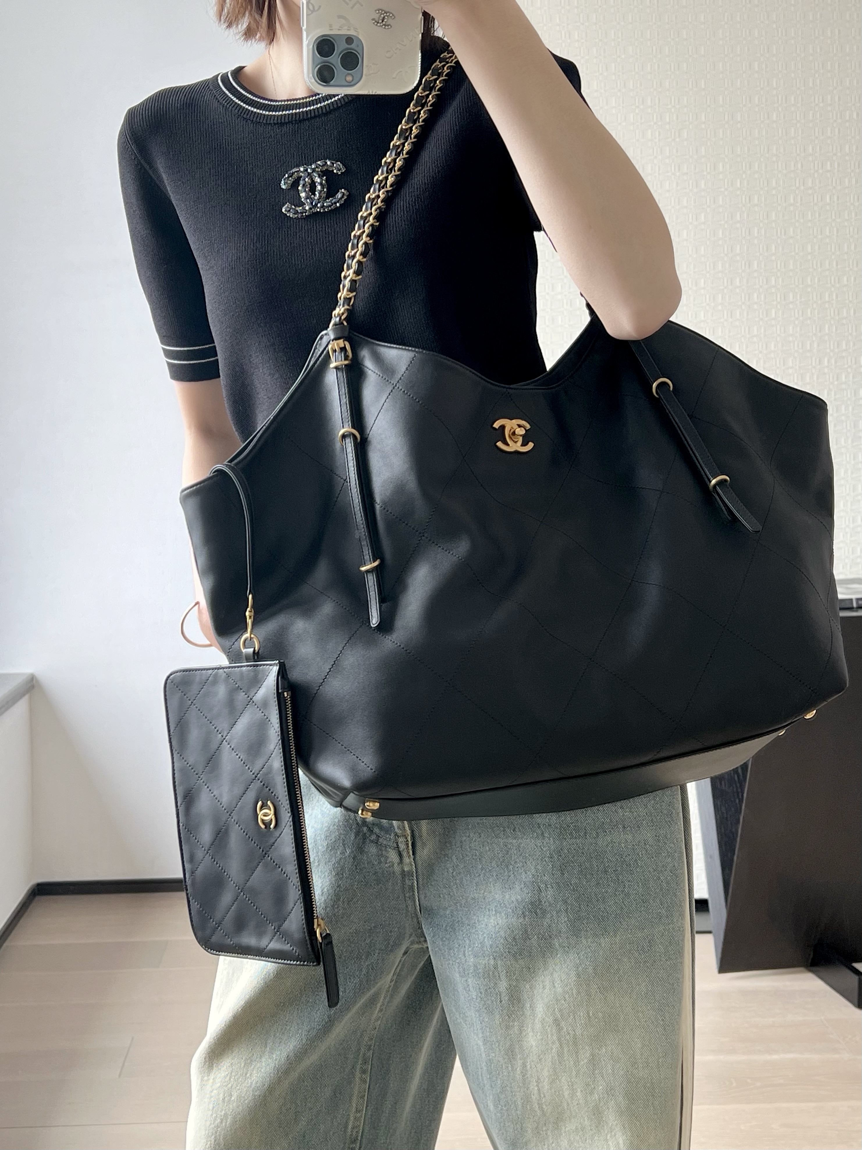 [홍콩명품.CHANEL] 샤넬 맥시 쇼핑백   카프스킨, 골드 메탈  블랙 라지 GD